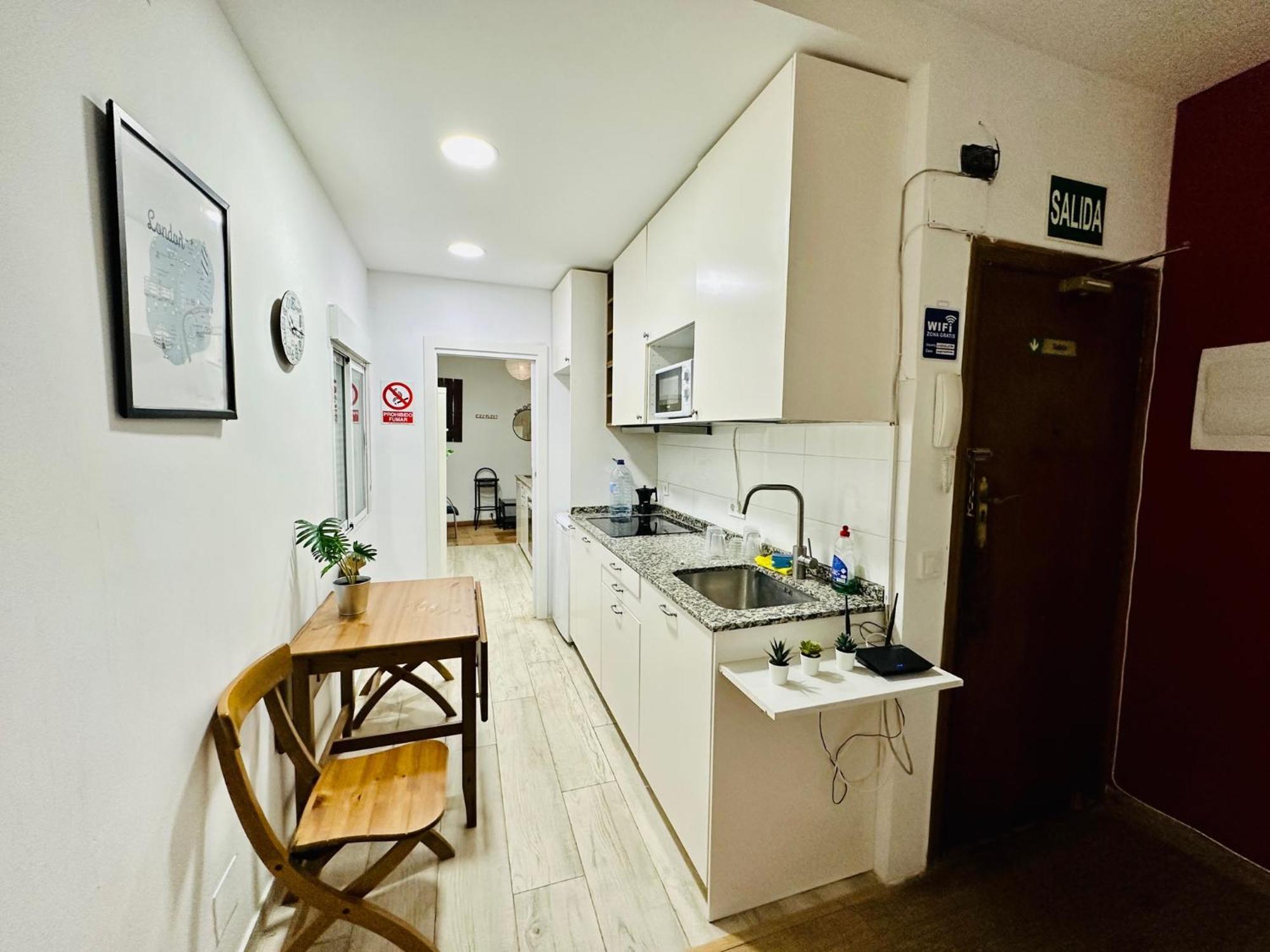 Punta Me Rooms In Madrid Downtown Exterior photo
